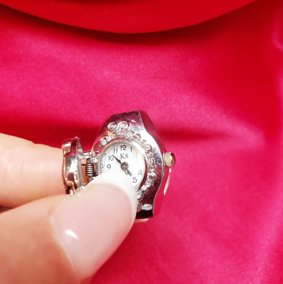 Beautiful Ring/Watch - Picture 4 of 5